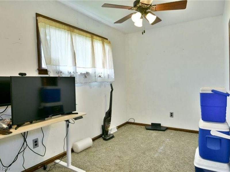 884 Keefer Road, Girard, OH 44420 Photo 14