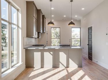 2820 Weisenberger Street, Unit 104, Fort Worth, TX 76107