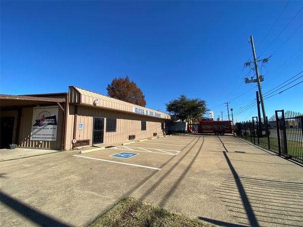 7041 Military Parkway , Dallas, TX 75227