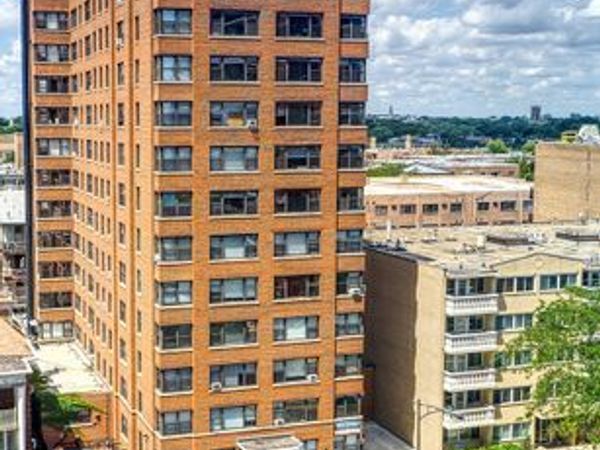 5858 N SHERIDAN Road, Unit 702, Chicago, IL 60660