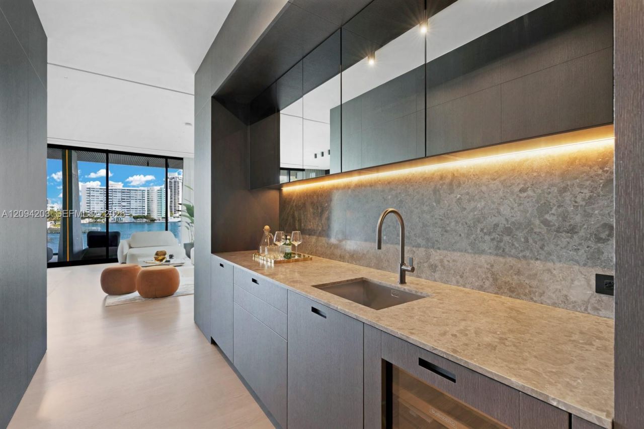 217 E Rivo Alto Dr , Miami Beach, FL 33139 Photo