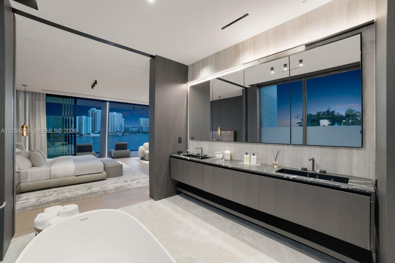 217 E Rivo Alto Dr , Miami Beach, FL 33139 Photo