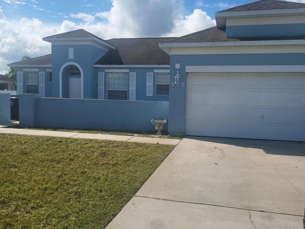 558 SW Halifax Avenue, Port St. Lucie, FL 34953