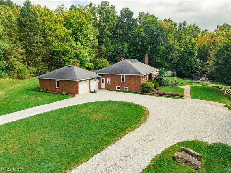 17943 Dover Road, Dundee, OH 44627 Photo 3