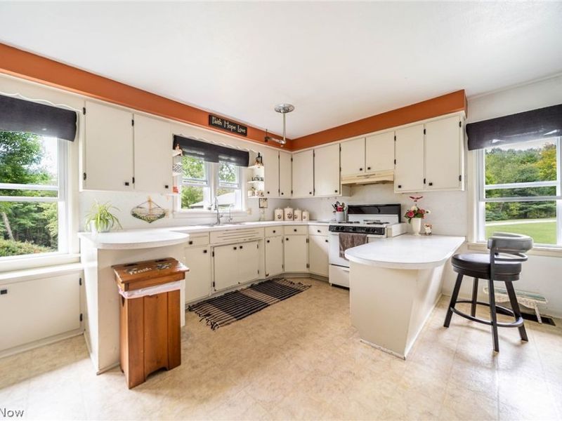 17943 Dover Road, Dundee, OH 44627 Photo 9