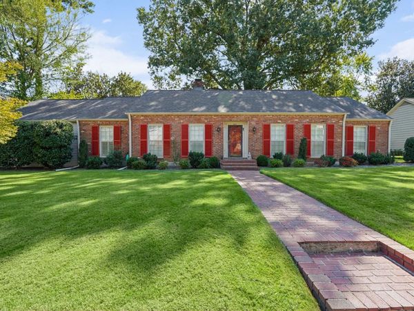 5233 MARY STARNES DR, Memphis, TN 38117