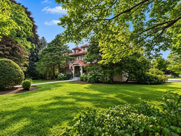 131 Fair Oaks Park, Needham, MA 02492