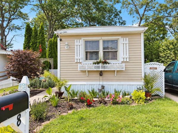 8 Buttercup Drive , Bohemia, NY 11716