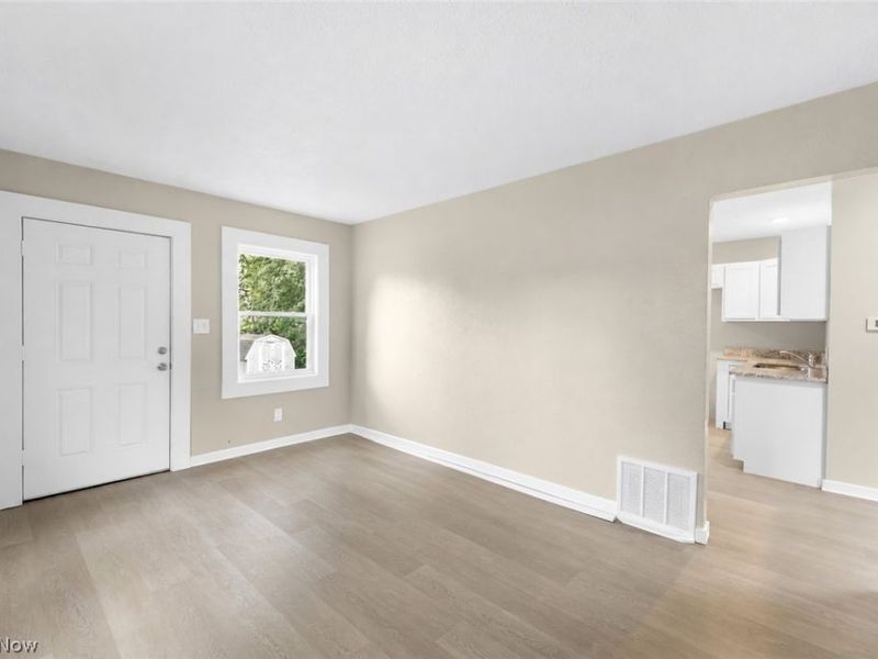 137 E Rosewood Avenue, Akron, OH 44301 Photo 12