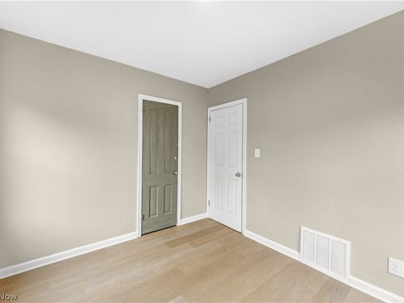 137 E Rosewood Avenue, Akron, OH 44301 Photo 14
