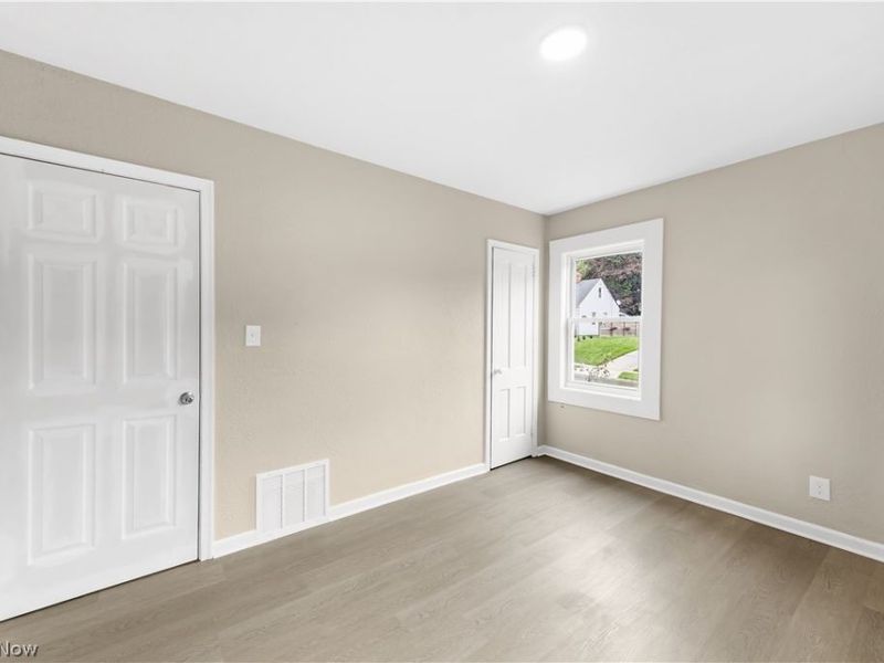 137 E Rosewood Avenue, Akron, OH 44301 Photo 17