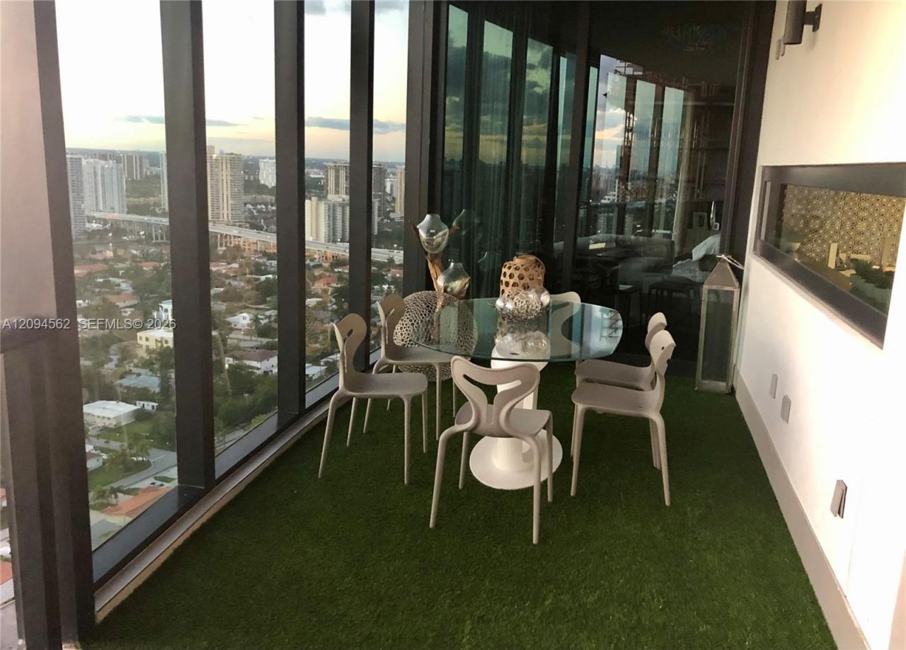 18555 Collins Ave , Unit 2903, Sunny Isles Beach, FL 33160 Photo