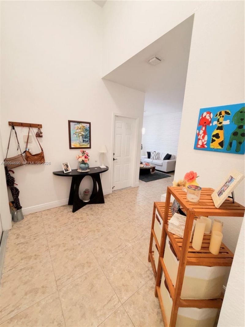 9947 NW 10th Ter , Miami, FL 33172 Photo