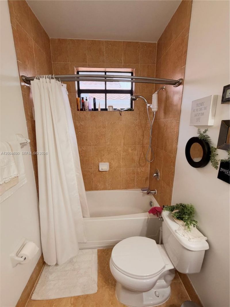 9947 NW 10th Ter , Miami, FL 33172 Photo