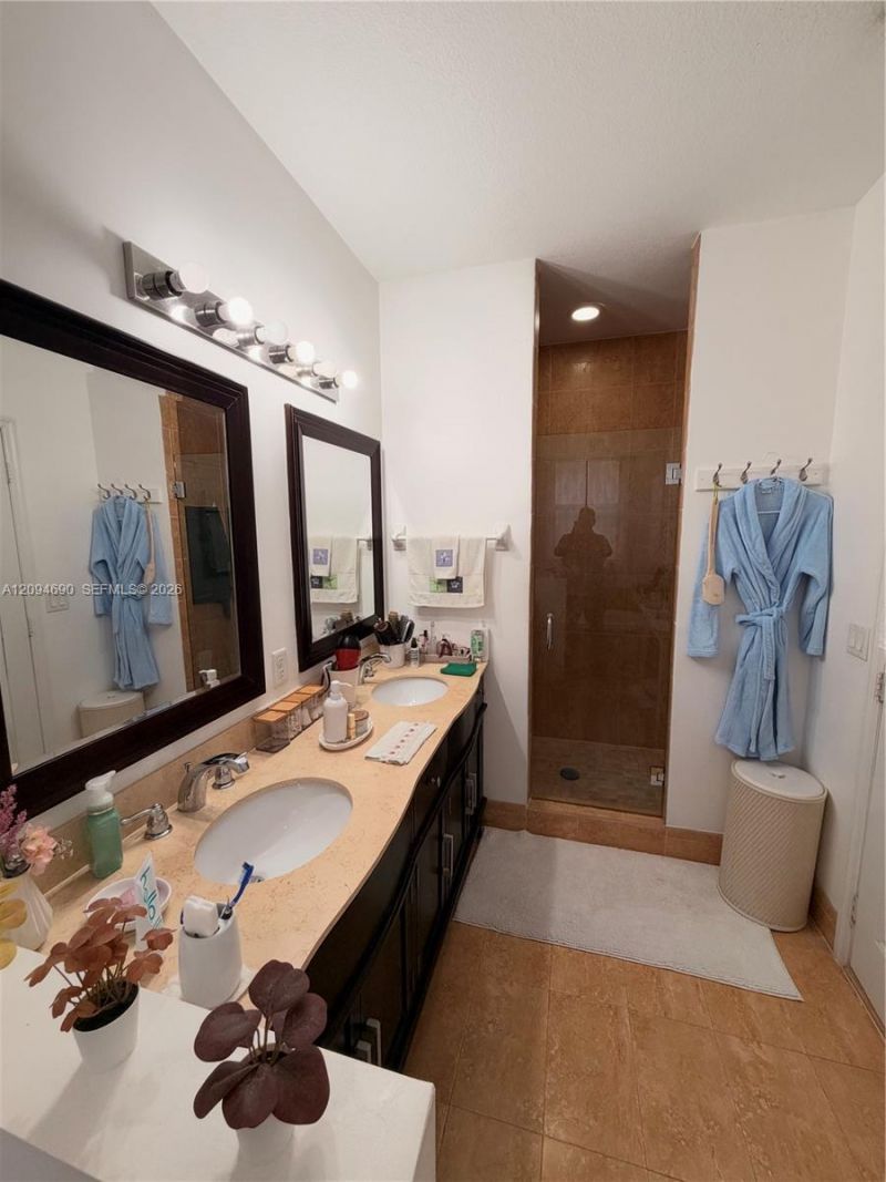 9947 NW 10th Ter , Miami, FL 33172 Photo