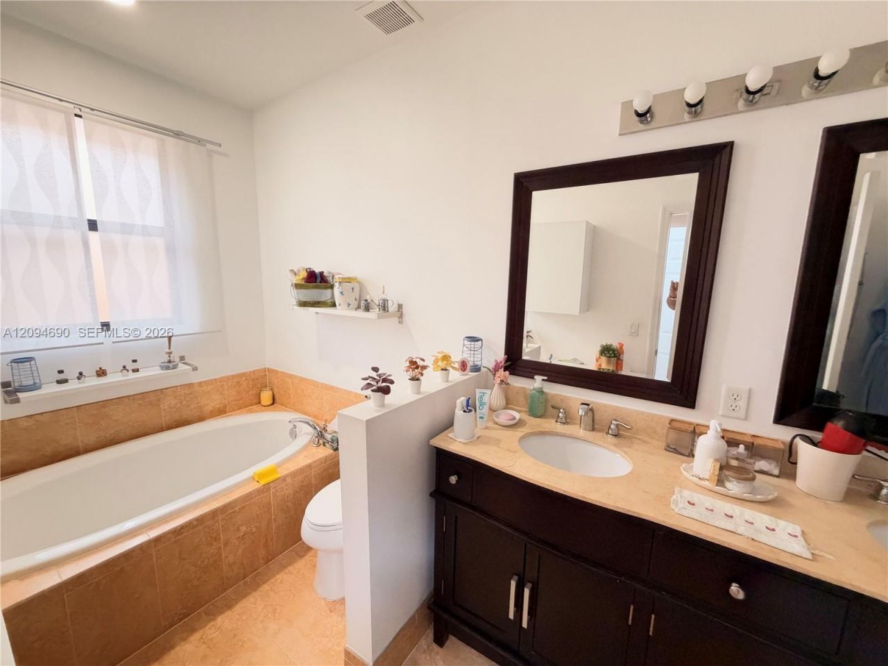 9947 NW 10th Ter , Miami, FL 33172 Photo