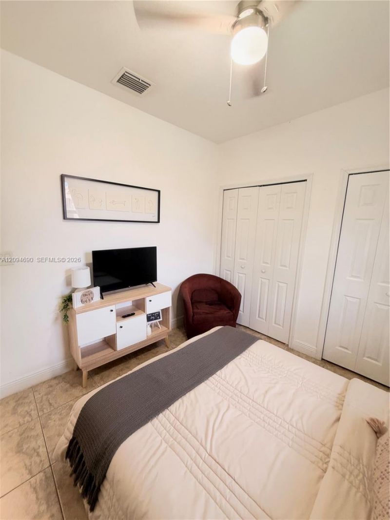 9947 NW 10th Ter , Miami, FL 33172 Photo