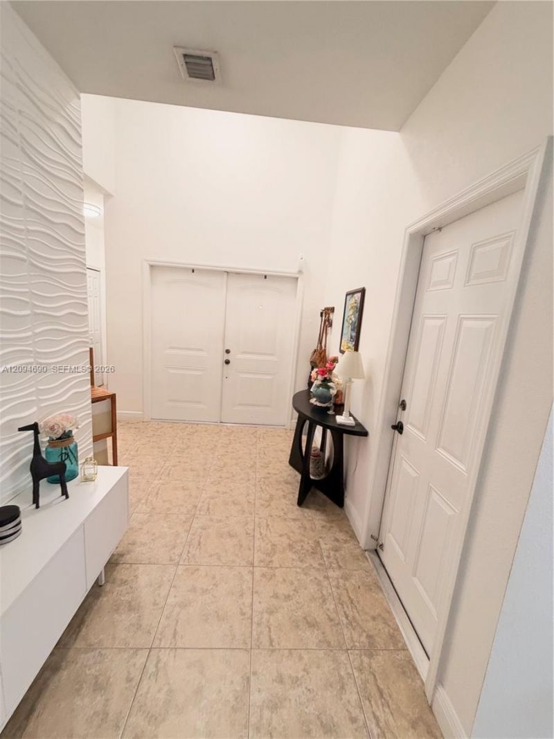 9947 NW 10th Ter , Miami, FL 33172 Photo