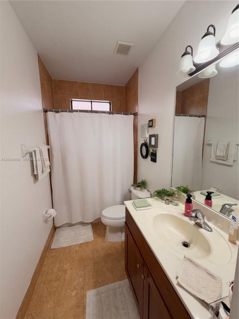 9947 NW 10th Ter , Miami, FL 33172 Photo