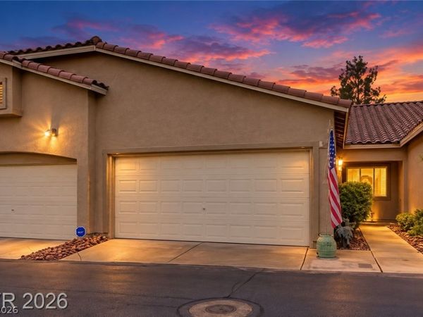393 Blanca Springs Drive , Henderson, NV 89014