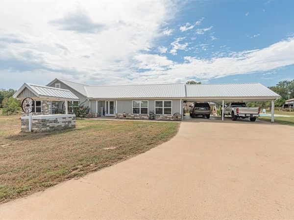 2162 Blackburn Road , Diana, TX 75640