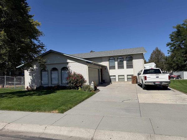 5992 Moses St., Chubbuck, ID 83202