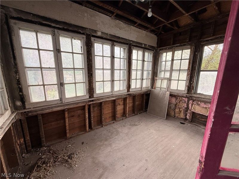 10704 Pasadena Avenue, Cleveland, OH 44108 Photo 15