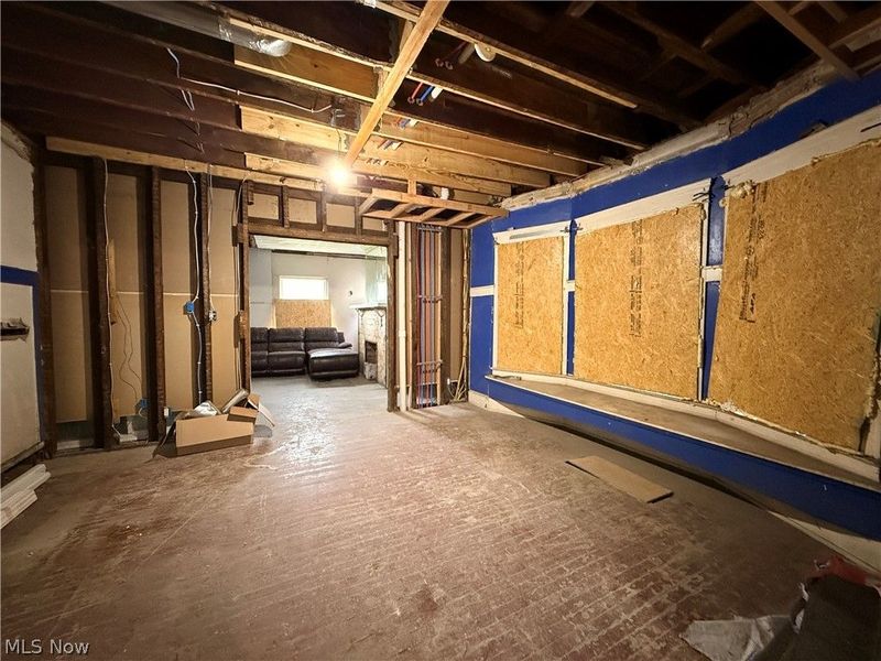 10704 Pasadena Avenue, Cleveland, OH 44108 Photo 8
