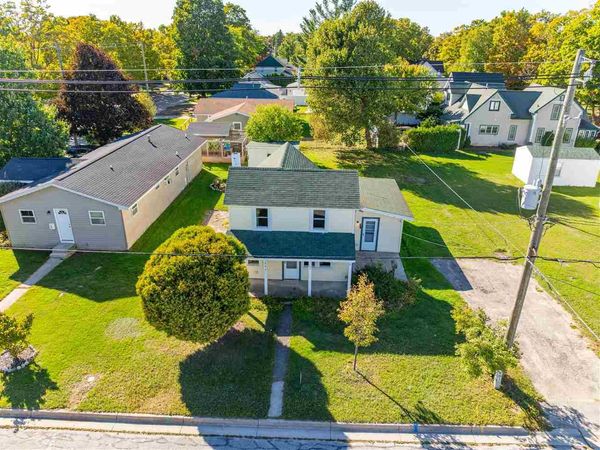 305 May Street, Charlevoix, MI 49720