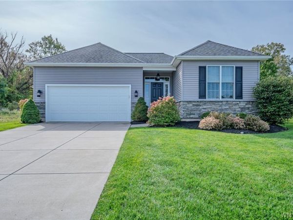 5383 Alderbrook Lane, Clarence, NY 14031