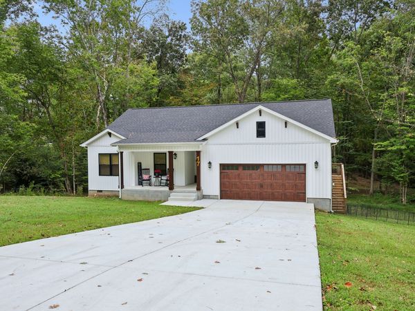 17 Fire Lake Dr, Manchester, TN 37355