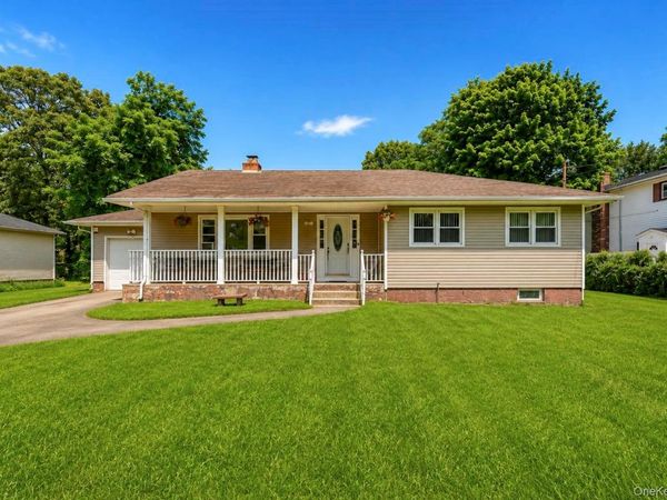 617 Granny , Middle Island, NY 11953