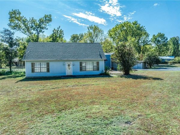 5504 Hilltop Road , Van Buren, AR 72956