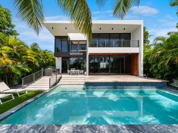 770 S Shore Dr , Miami Beach, FL 33141