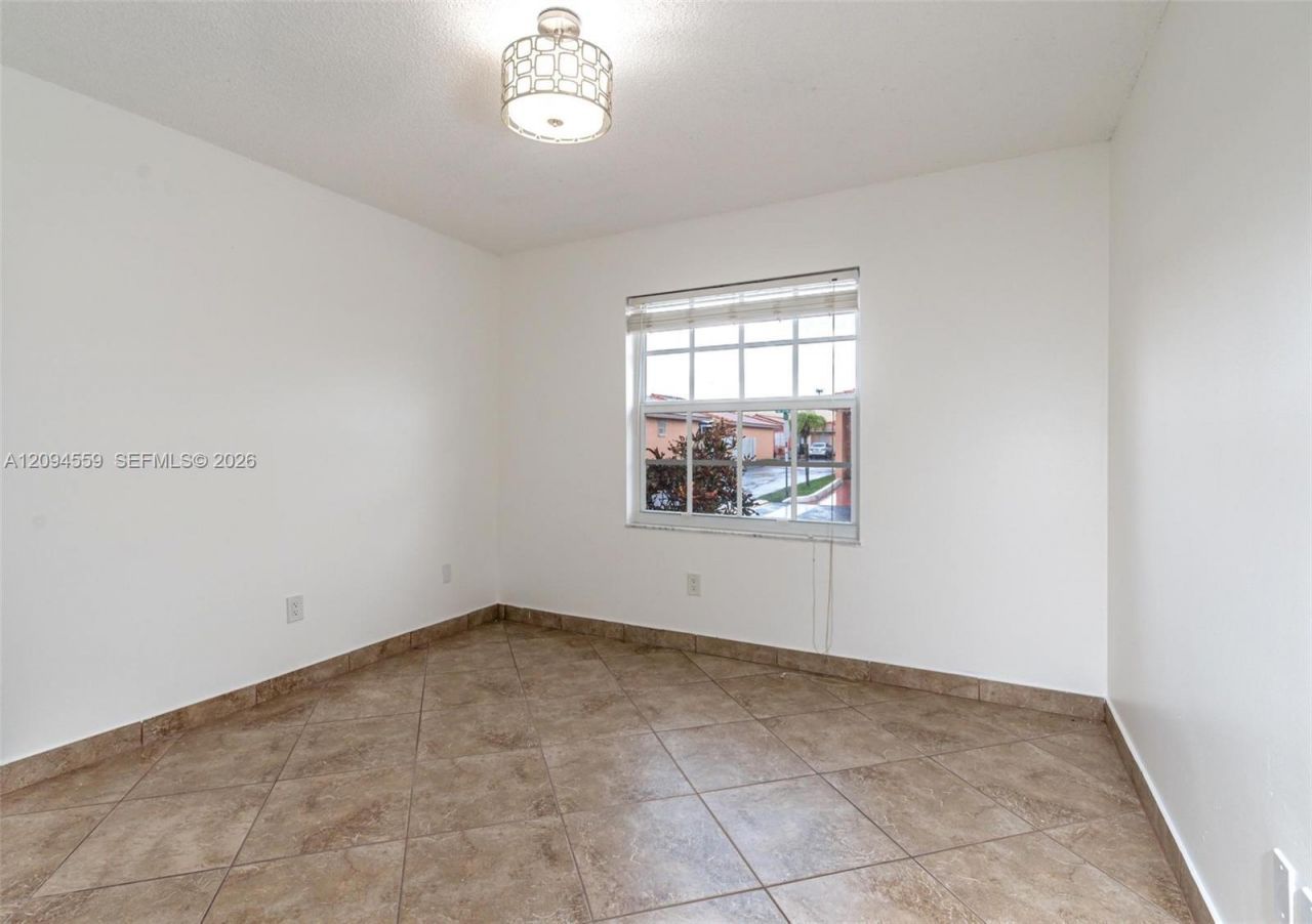 2236 W 74th Pl , Unit 9C, Hialeah, FL 33016 Photo