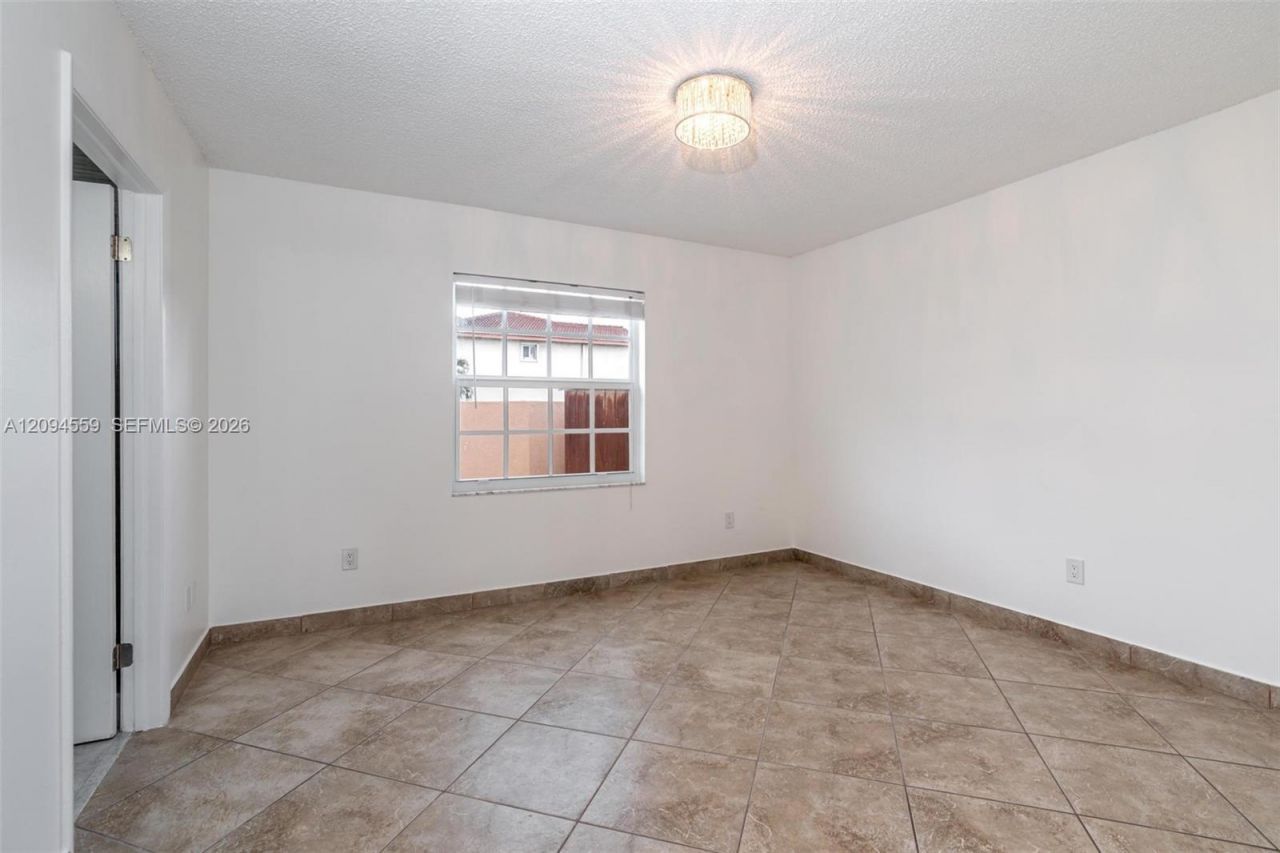 2236 W 74th Pl , Unit 9C, Hialeah, FL 33016 Photo
