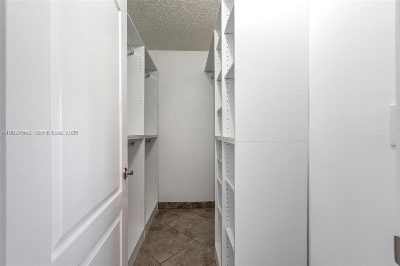 2236 W 74th Pl , Unit 9C, Hialeah, FL 33016 Photo