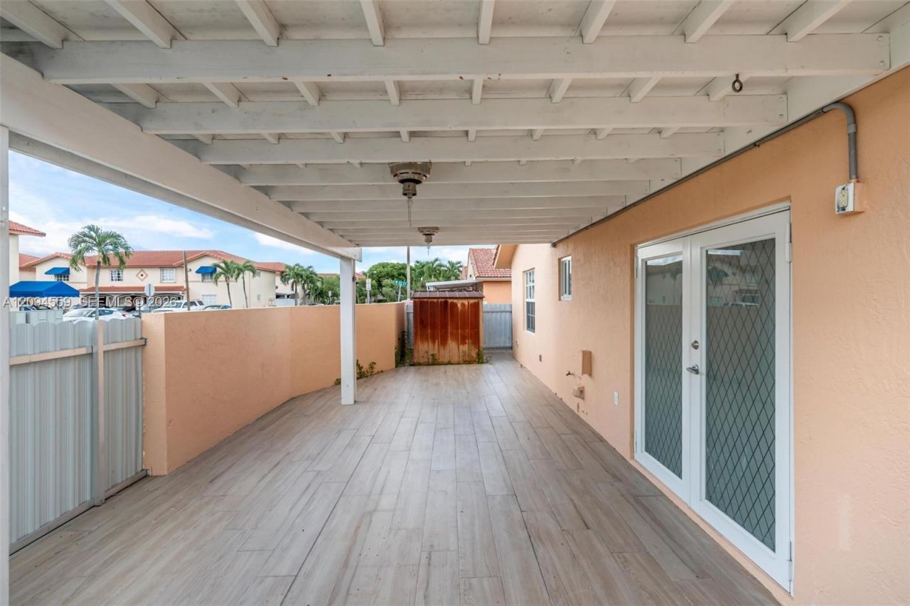 2236 W 74th Pl , Unit 9C, Hialeah, FL 33016 Photo