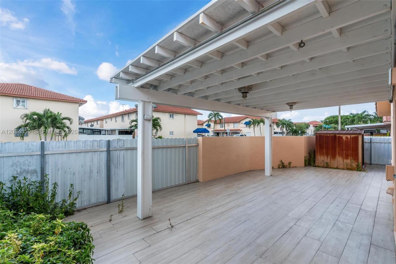 2236 W 74th Pl , Unit 9C, Hialeah, FL 33016 Photo