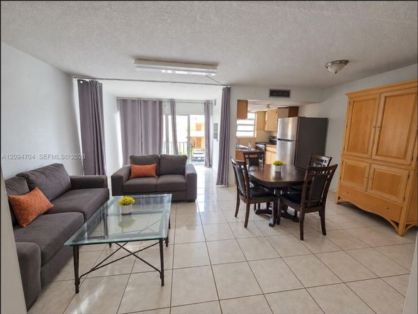 9300 W Flagler St , Unit 214C, Miami, FL 33174