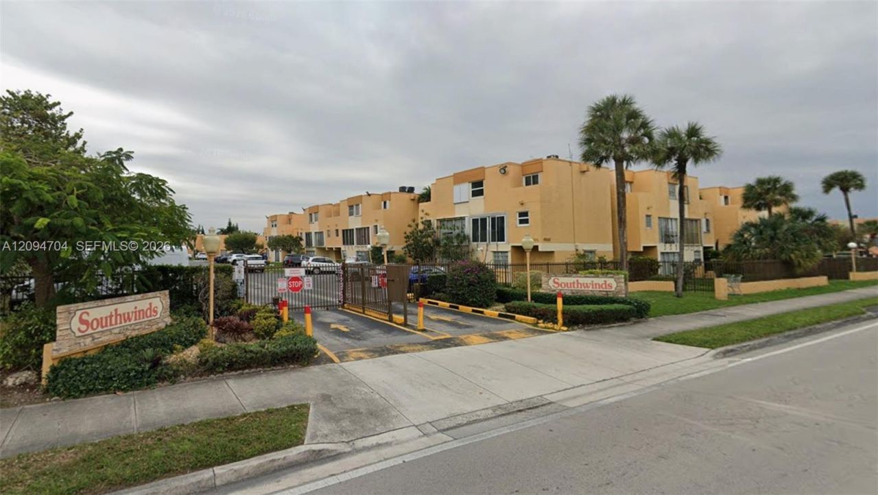 9300 W Flagler St, Unit 214C, Miami, FL 33174 Photo