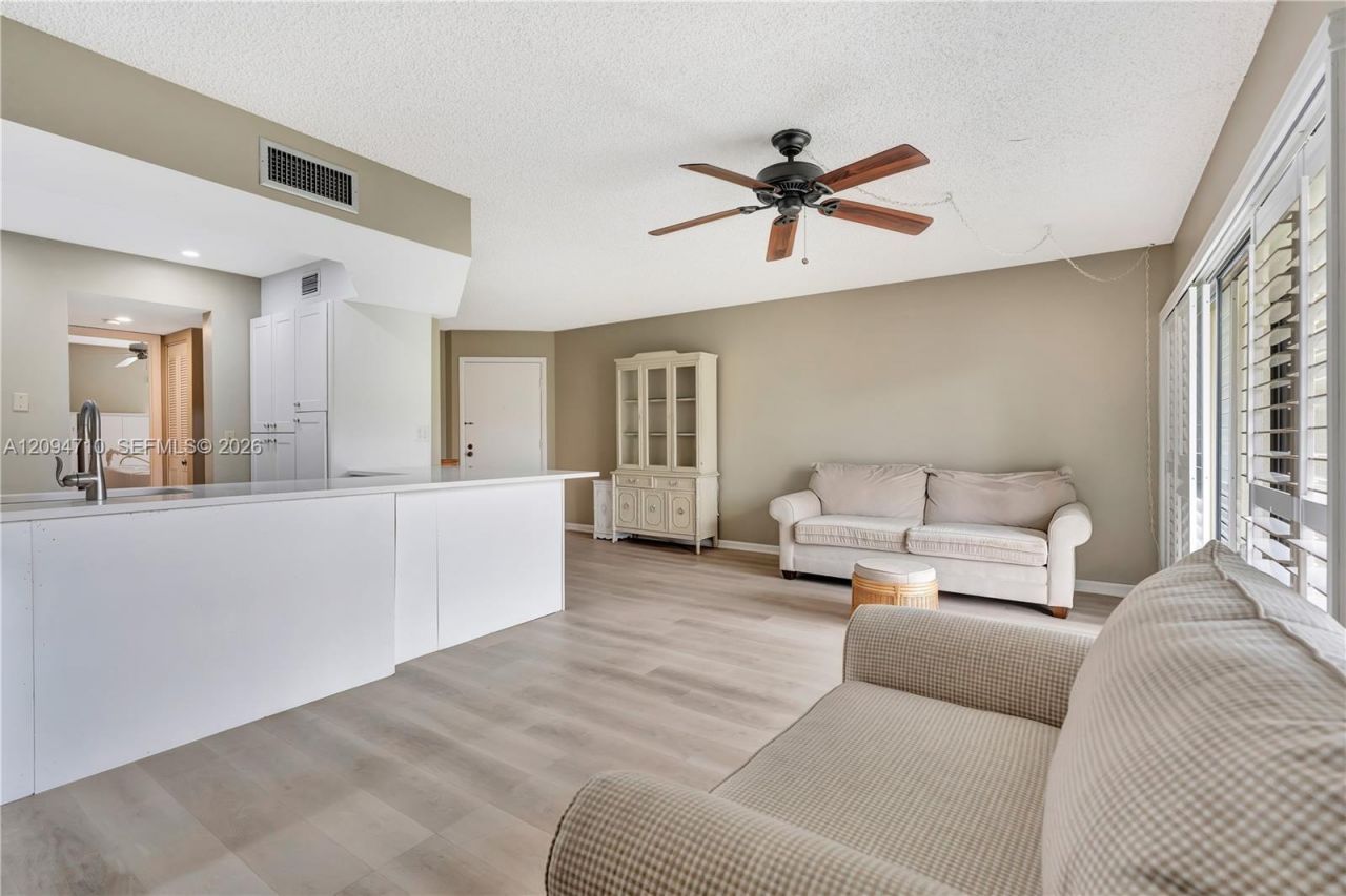 1605 S Us Highway 1 , Unit 201V5, Jupiter, FL 33477 Photo