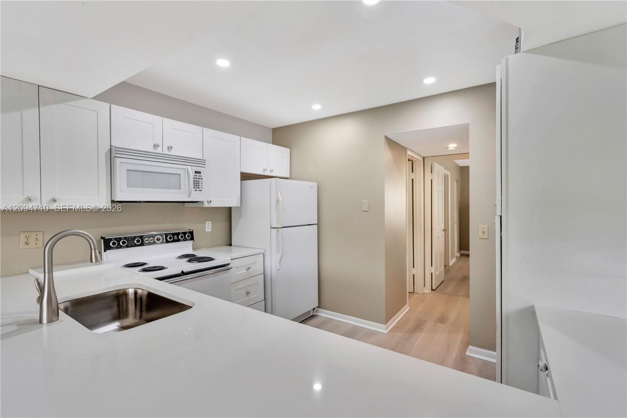 1605 S Us Highway 1 , Unit 201V5, Jupiter, FL 33477 Photo