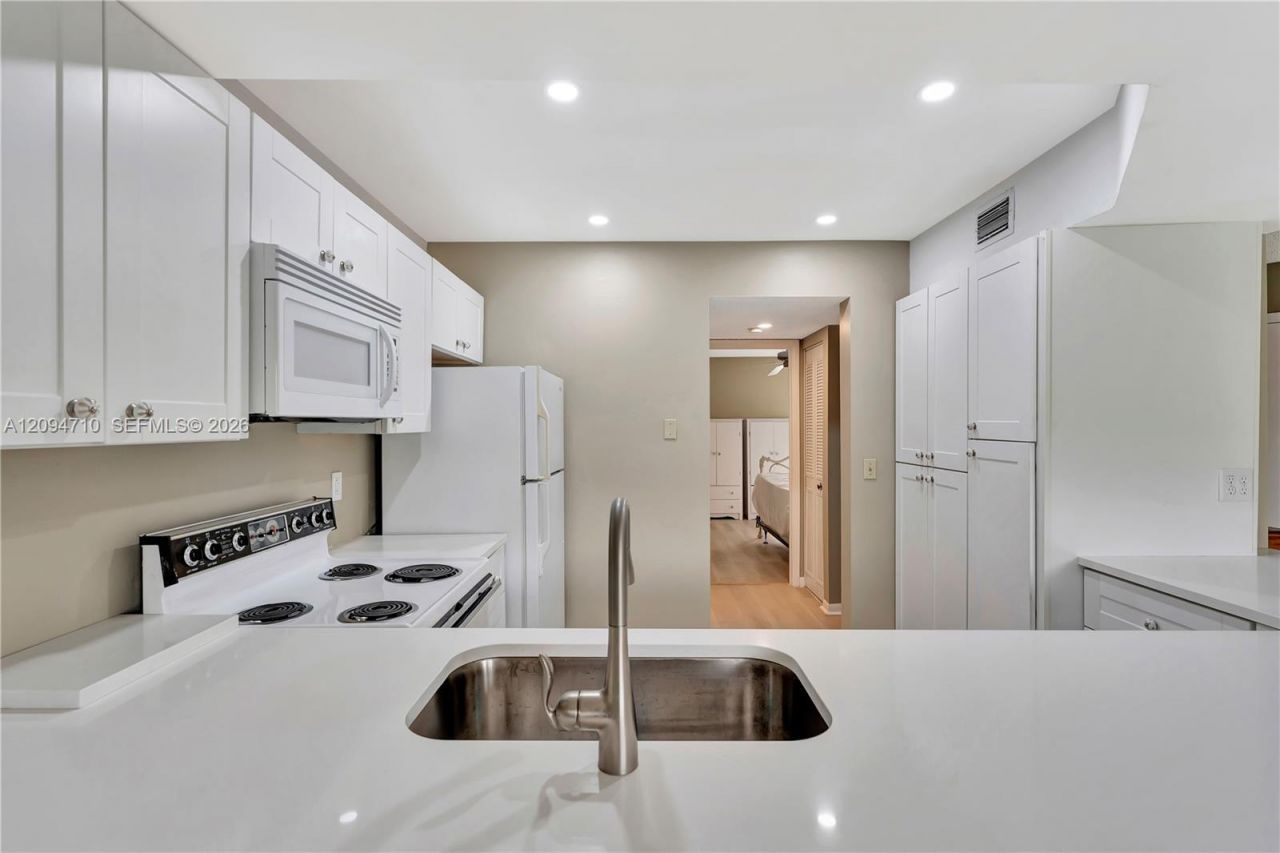 1605 S Us Highway 1 , Unit 201V5, Jupiter, FL 33477 Photo