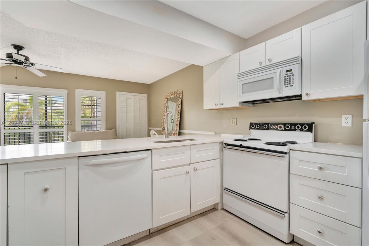 1605 S Us Highway 1 , Unit 201V5, Jupiter, FL 33477 Photo