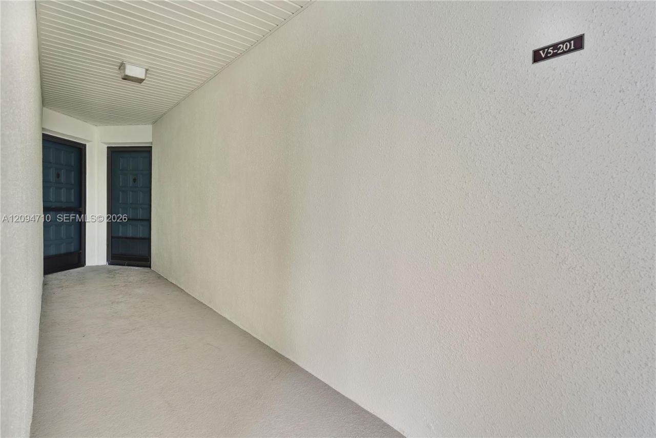 1605 S Us Highway 1 , Unit 201V5, Jupiter, FL 33477 Photo
