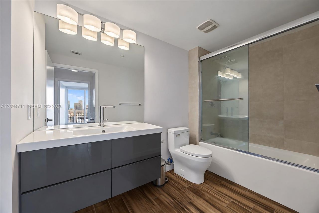 1900 N Bayshore Dr , Unit 3604, Miami, FL 33132 Photo