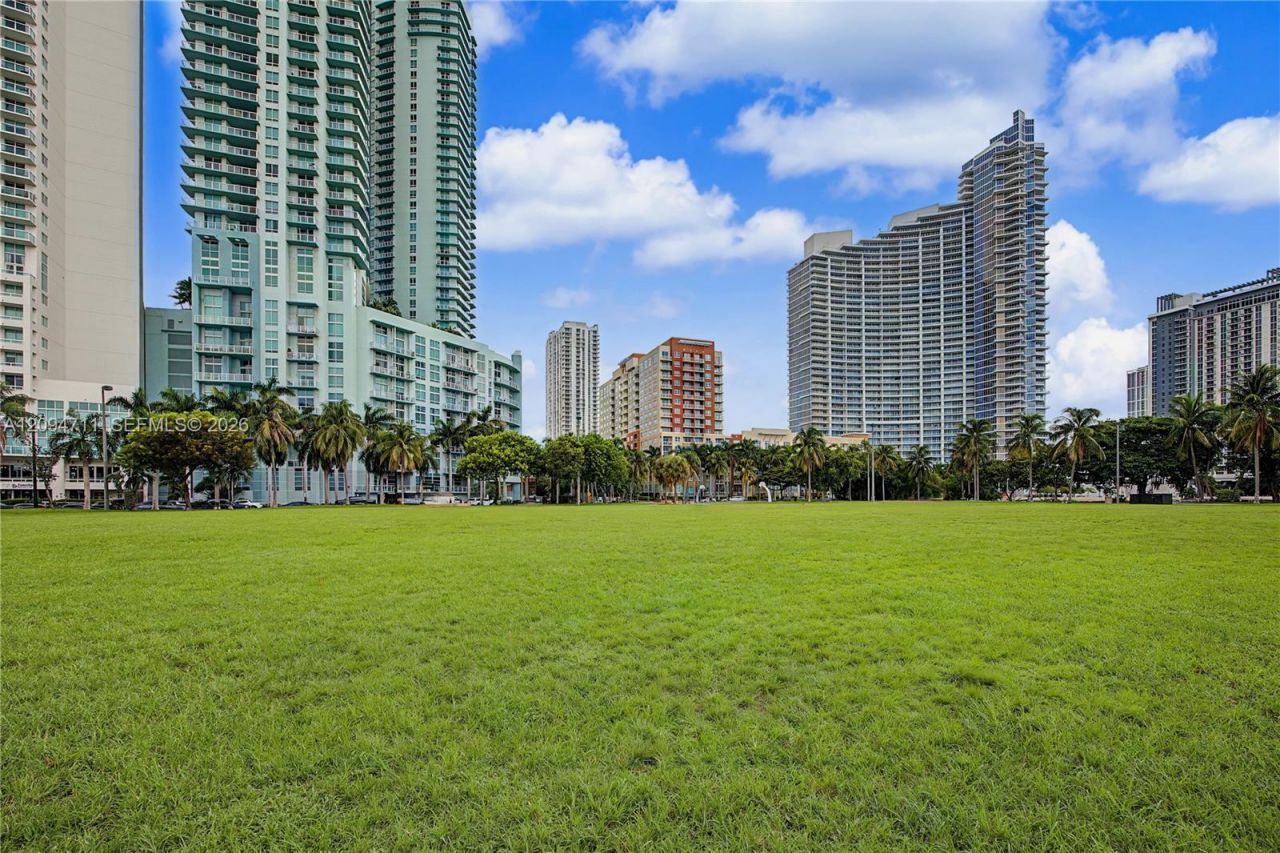 1900 N Bayshore Dr , Unit 3604, Miami, FL 33132 Photo