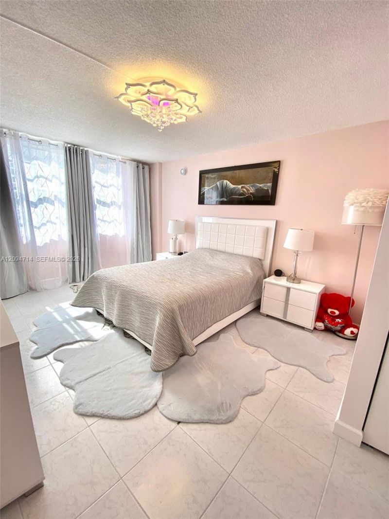251 174th St , Unit 615, Sunny Isles Beach, FL 33160 Photo