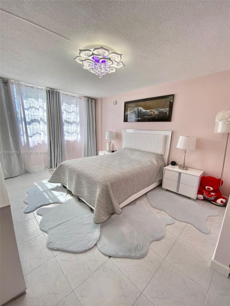 251 174th St , Unit 615, Sunny Isles Beach, FL 33160 Photo